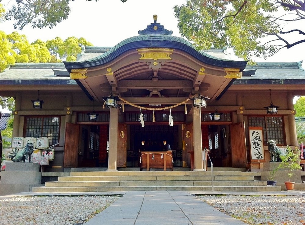 MITSUWAYA Staff Mako's Recommendation Osaka spot "Kozu shrine"